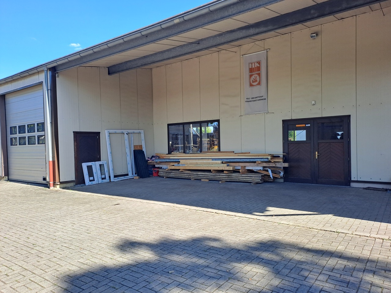 (Nr. 11231) Attraktive Tischlerei mit kompletter Ausstattung zu vermieten